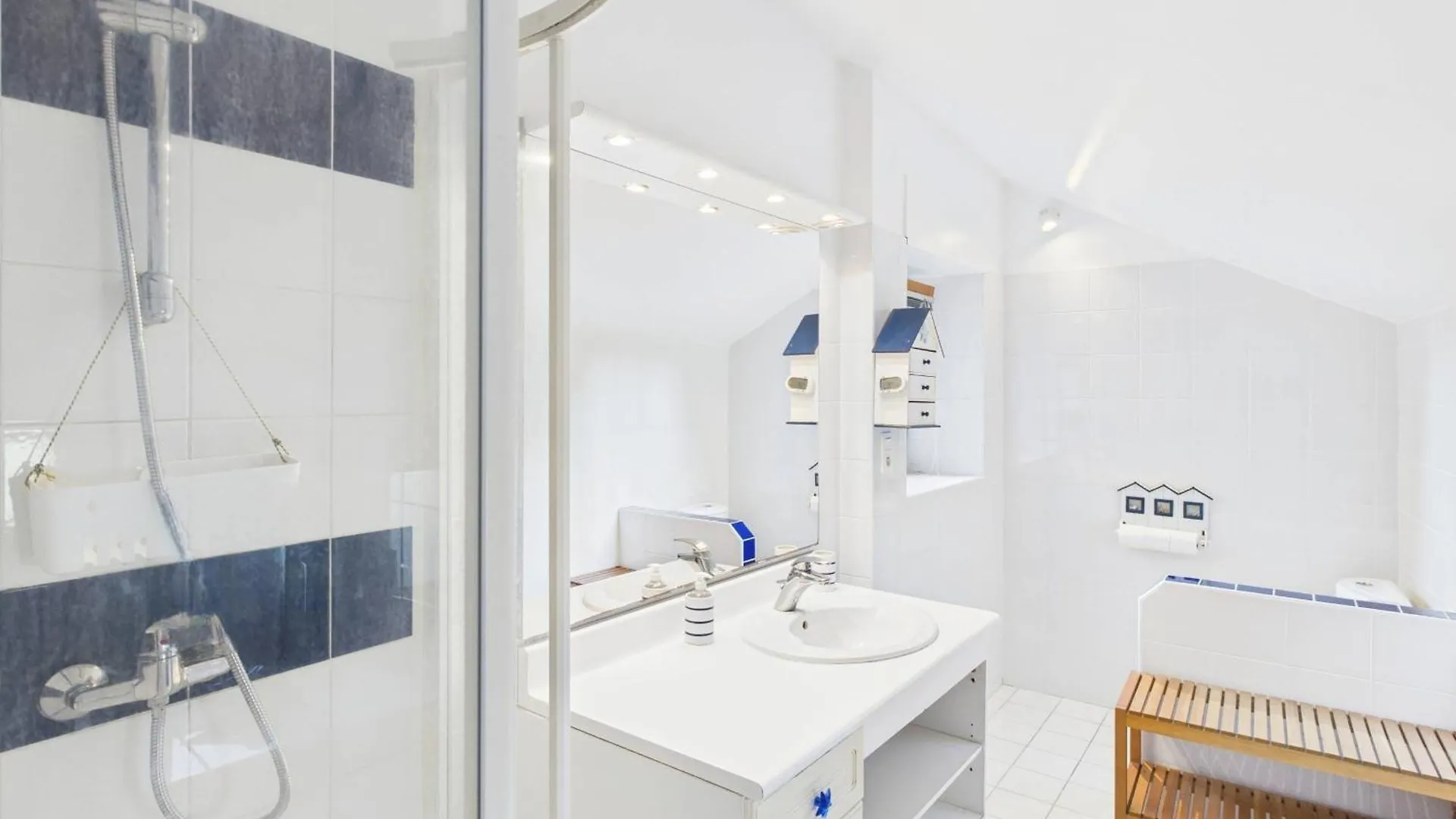 Maison Pour 10 Personnes Avec Grand Exterieur Plomeur بيت للعطل