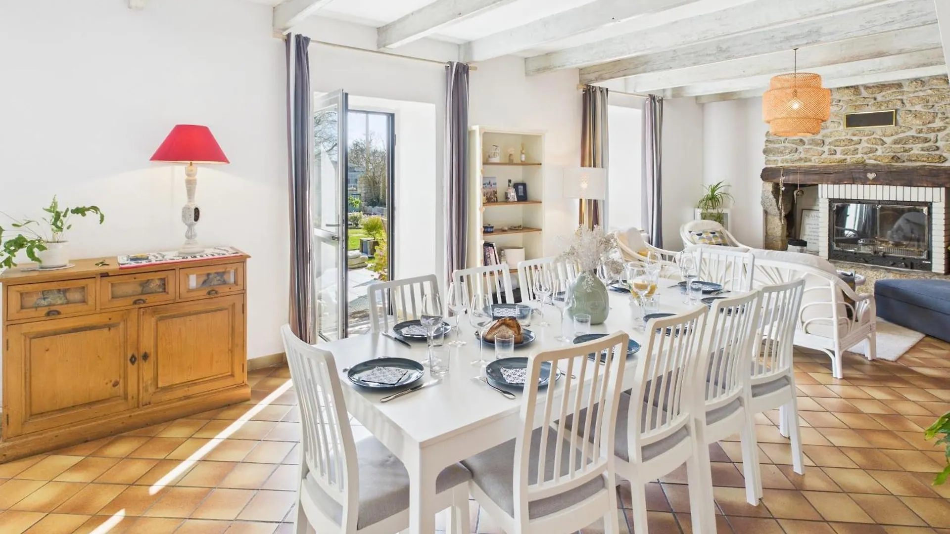 Maison Pour 10 Personnes Avec Grand Exterieur Plomeur بيت للعطل