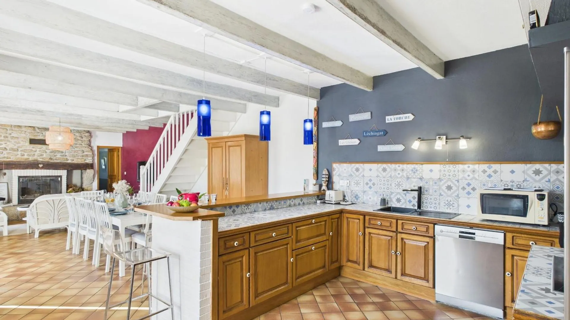 Maison Pour 10 Personnes Avec Grand Exterieur Plomeur بيت للعطل